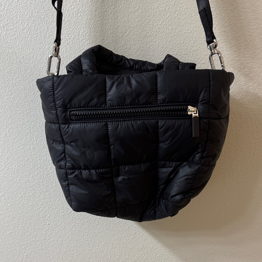 Lululemon Black Quilted Crossbody Bag - Picture 5 of 9